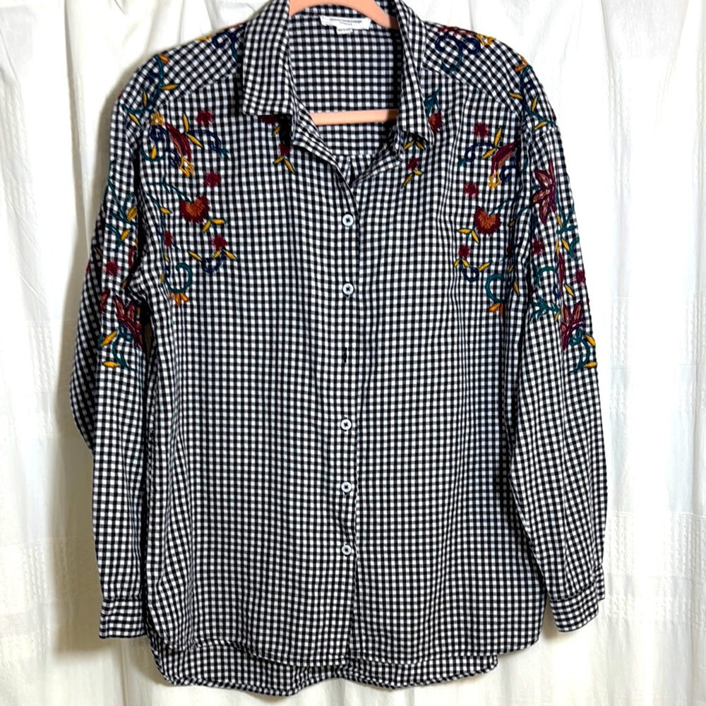 BeachLunchLounge Gingham Button Down With Floral Embroidery - Picture 1 of 6